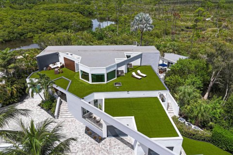 House in Jupiter, Florida 5 bedrooms, 437.29 sq.m. № 2087904 - photo 24