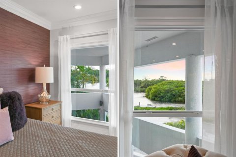 House in Jupiter, Florida 5 bedrooms, 437.29 sq.m. № 2087904 - photo 12