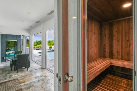 House in Jupiter, Florida 5 bedrooms, 437.29 sq.m. № 2087904 - photo 19