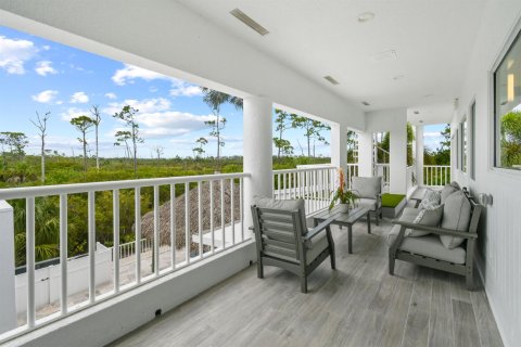 House in Jupiter, Florida 5 bedrooms, 437.29 sq.m. № 2087904 - photo 16