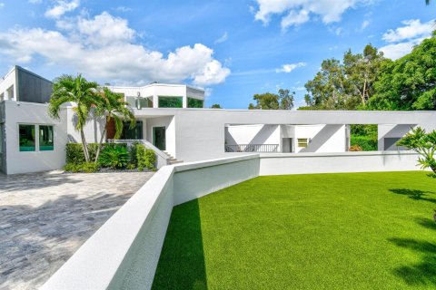 House in Jupiter, Florida 5 bedrooms, 437.29 sq.m. № 2087904 - photo 8