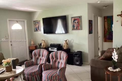 Villa ou maison à vendre à Tamarac, Floride: 2 chambres, 106.84 m2 № 2348598 - photo 9