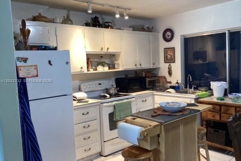 Villa ou maison à vendre à Tamarac, Floride: 2 chambres, 106.84 m2 № 2348598 - photo 11
