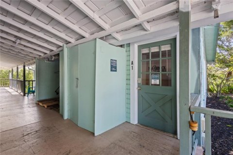 Commercial property in Cedar Key, Florida 6 bedrooms, 189.15 sq.m. № 2323286 - photo 21