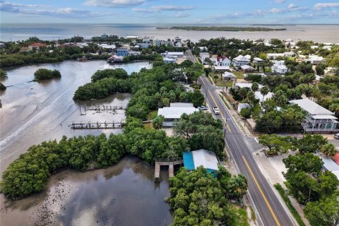 Commercial property in Cedar Key, Florida 6 bedrooms, 189.15 sq.m. № 2323286 - photo 13