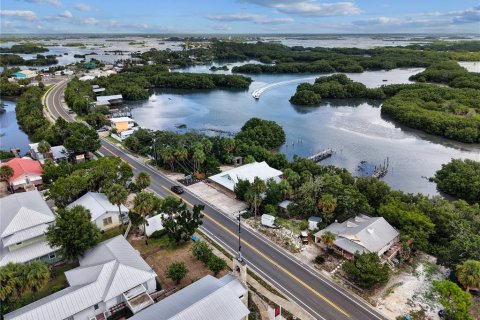 Commercial property in Cedar Key, Florida 6 bedrooms, 189.15 sq.m. № 2323286 - photo 9