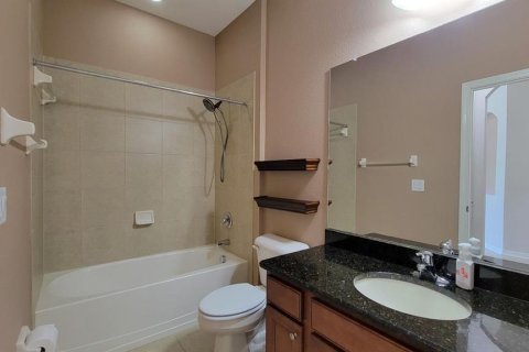 House in Valrico, Florida 4 bedrooms, 224.73 sq.m. № 2215952 - photo 3