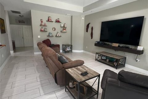 House in LaBelle, Florida 3 bedrooms, 169.55 sq.m. № 1657424 - photo 5