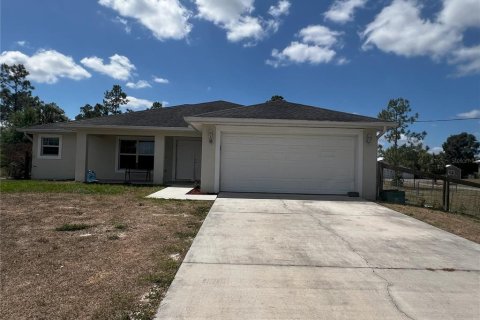 House in LaBelle, Florida 3 bedrooms, 169.55 sq.m. № 1657424 - photo 2