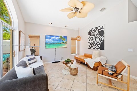 Villa ou maison à vendre à Weston, Floride: 4 chambres, 146.04 m2 № 2001366 - photo 11