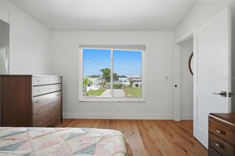 House in Hernando Beach, Florida 3 bedrooms, 129.69 sq.m. № 2203451 - photo 30