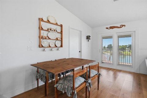 House in Hernando Beach, Florida 3 bedrooms, 129.69 sq.m. № 2203451 - photo 14
