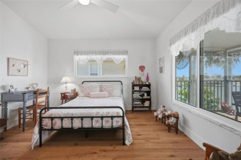 House in Hernando Beach, Florida 3 bedrooms, 129.69 sq.m. № 2203451 - photo 15