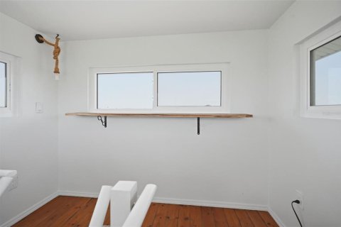 House in Hernando Beach, Florida 3 bedrooms, 129.69 sq.m. № 2203451 - photo 19