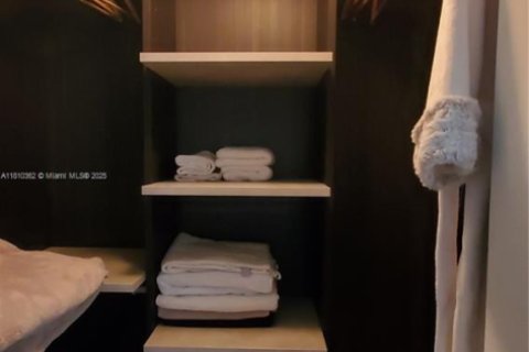 Copropriété à louer à Miami, Floride: 51.19 m2 № 1959847 - photo 14