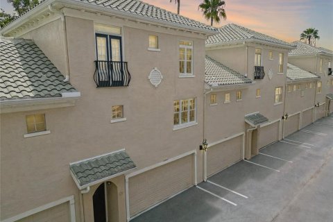 Copropriété à vendre à Tampa, Floride: 3 chambres, 165.09 m2 № 1917232 - photo 1