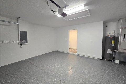Купить виллу или дом в Порт-Шарлотт, Флорида 3 спальни, 119.84м2, № 2428228 - фото 21