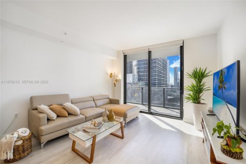 Condominio en alquiler en Miami, Florida, 1 dormitorio, 78.32 m2 № 2042614 - foto 3