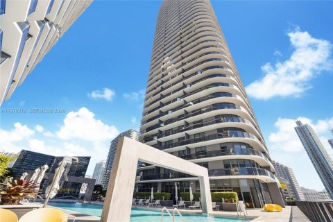 Condominio en alquiler en Miami, Florida, 1 dormitorio, 78.32 m2 № 2042614 - foto 15