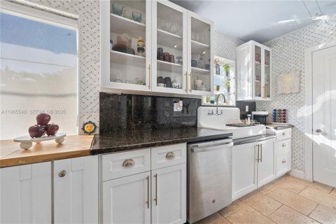 Casa en venta en Miami Beach, Florida, 3 dormitorios, 144.37 m2 № 2027562 - foto 14