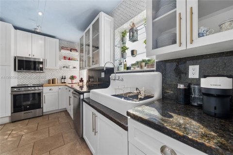 Casa en venta en Miami Beach, Florida, 3 dormitorios, 144.37 m2 № 2027562 - foto 16