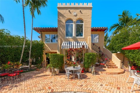 Casa en venta en Miami Beach, Florida, 3 dormitorios, 144.37 m2 № 2027562 - foto 2