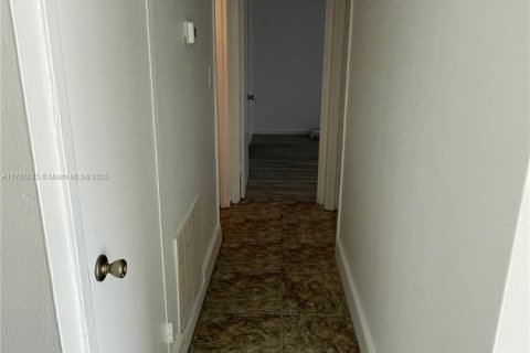 Copropriété à vendre à North Miami, Floride: 2 chambres, 95.04 m2 № 1704284 - photo 6