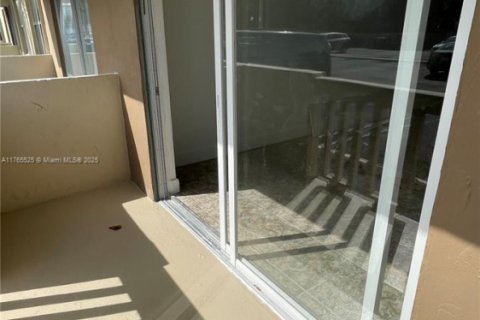 Copropriété à vendre à North Miami, Floride: 2 chambres, 95.04 m2 № 1704284 - photo 25