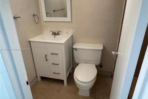 Copropriété à vendre à North Miami, Floride: 2 chambres, 95.04 m2 № 1704284 - photo 9