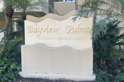 Copropriété à vendre à North Miami, Floride: 2 chambres, 95.04 m2 № 1704284 - photo 1