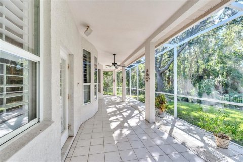 Villa ou maison à vendre à Tampa, Floride: 4 chambres, 278.8 m2 № 2319019 - photo 17
