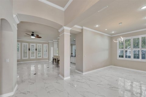 Villa ou maison à vendre à Tampa, Floride: 4 chambres, 278.8 m2 № 2319019 - photo 9