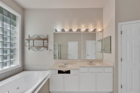 Villa ou maison à vendre à Tampa, Floride: 4 chambres, 278.8 m2 № 2319019 - photo 21
