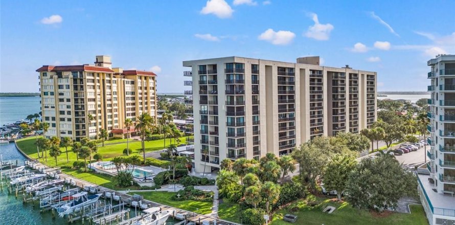Condominio en Clearwater, Florida, 2 dormitorios № 1551788