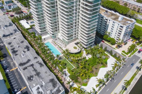Condo in West Palm Beach, Florida, 2 bedrooms  № 1074883 - photo 1