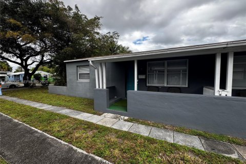 Immobilier commercial à vendre à Hollywood, Floride: 127.28 m2 № 1982854 - photo 7