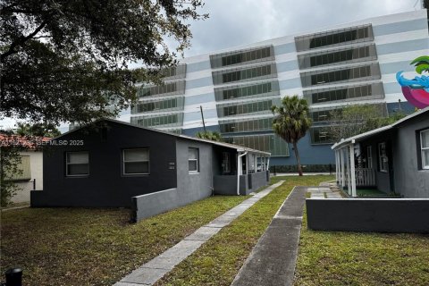 Immobilier commercial à vendre à Hollywood, Floride: 127.28 m2 № 1982854 - photo 10