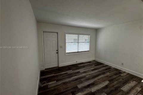 Immobilier commercial à vendre à Hollywood, Floride: 127.28 m2 № 1982854 - photo 29