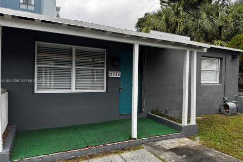 Immobilier commercial à vendre à Hollywood, Floride: 127.28 m2 № 1982854 - photo 11