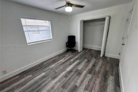 Immobilier commercial à vendre à Hollywood, Floride: 127.28 m2 № 1982854 - photo 17