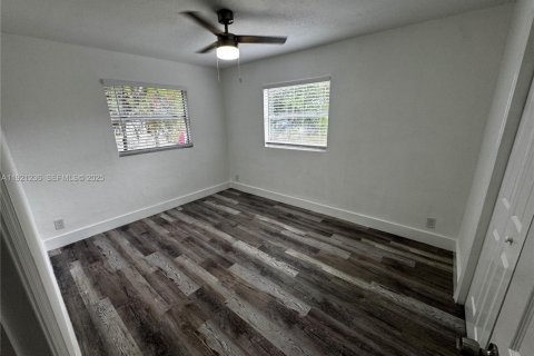 Immobilier commercial à vendre à Hollywood, Floride: 127.28 m2 № 1982854 - photo 19