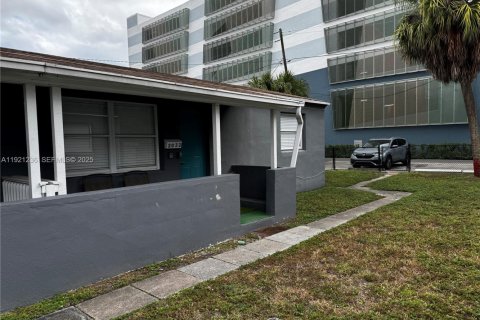 Immobilier commercial à vendre à Hollywood, Floride: 127.28 m2 № 1982854 - photo 5