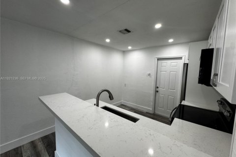 Immobilier commercial à vendre à Hollywood, Floride: 127.28 m2 № 1982854 - photo 20