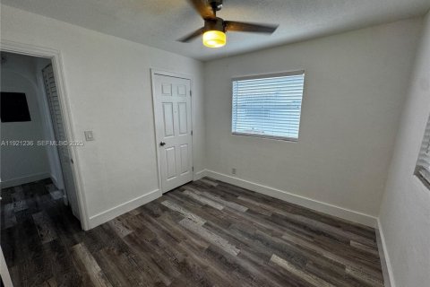 Immobilier commercial à vendre à Hollywood, Floride: 127.28 m2 № 1982854 - photo 23