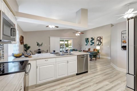 Casa en venta en Tampa, Florida, 2 dormitorios, 129.41 m2 № 1784750 - foto 12