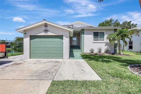Casa en venta en Tampa, Florida, 2 dormitorios, 129.41 m2 № 1784750 - foto 2