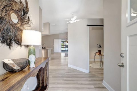 Casa en venta en Tampa, Florida, 2 dormitorios, 129.41 m2 № 1784750 - foto 6