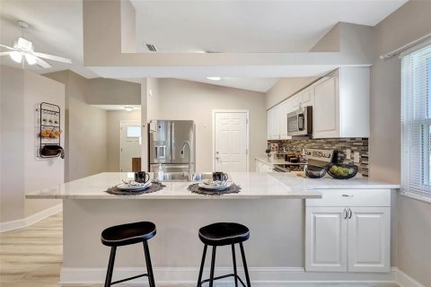 Casa en venta en Tampa, Florida, 2 dormitorios, 129.41 m2 № 1784750 - foto 11