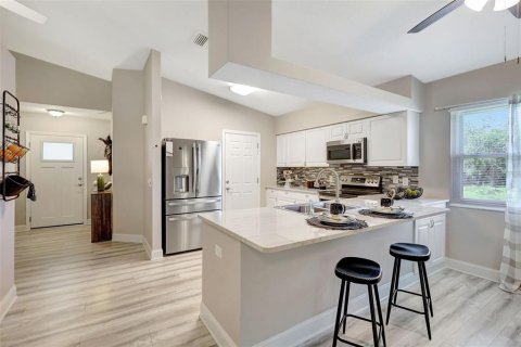 Casa en venta en Tampa, Florida, 2 dormitorios, 129.41 m2 № 1784750 - foto 10