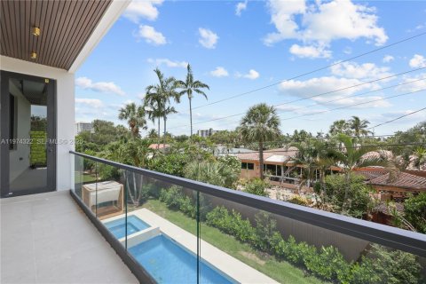 Купить виллу или дом в Лодердейл-бай-те-Си, Флорида 4 спальни, № 2036544 - фото 15